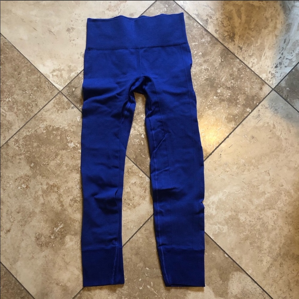 Blue Lululemon 7/8 legging Size 6